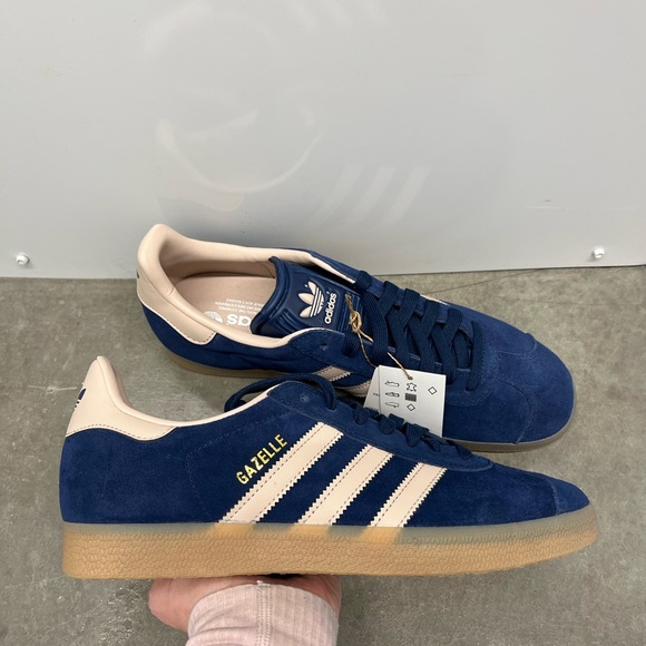 adidas Gazelle Night Indigo/Wonder Taupe Gum Sole - Picture 8 of 9